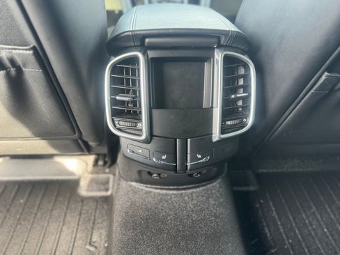 Used 2011 Porsche Cayenne Turbo AWD/4WD image 28