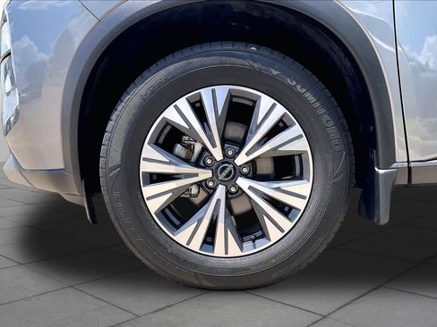 Used 2023 Nissan Rogue SV FWD image 10