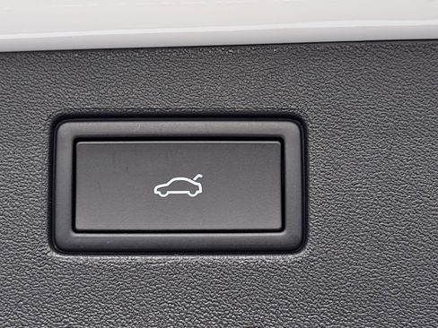 New 2026 Volkswagen Tiguan SE image 13