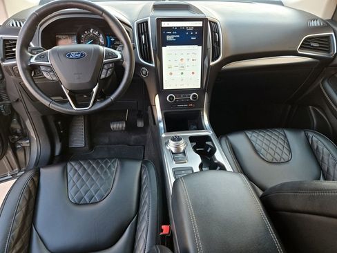 Used 2024 Ford Edge Titanium image 12