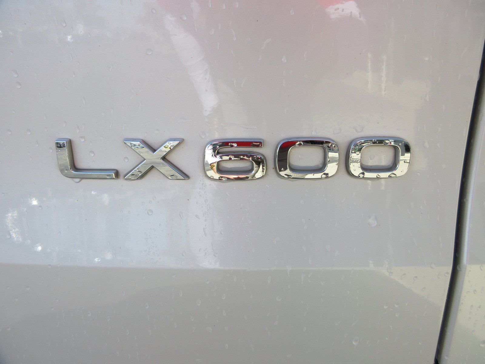 Used 2023 Lexus LX 600 4WD w/ Appearance Package image 8