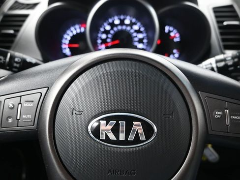 Used 2013 Kia Soul + image 15