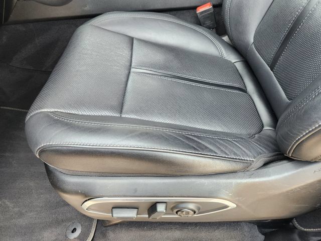 Certified 2024 Jeep Wagoneer Series II w/ Flexible Seating Group RWD image 23