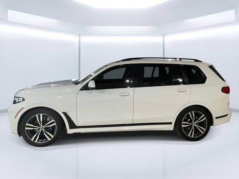 Used 2022 BMW X7 xDrive40i w/ M Sport Package AWD/4WD image 2