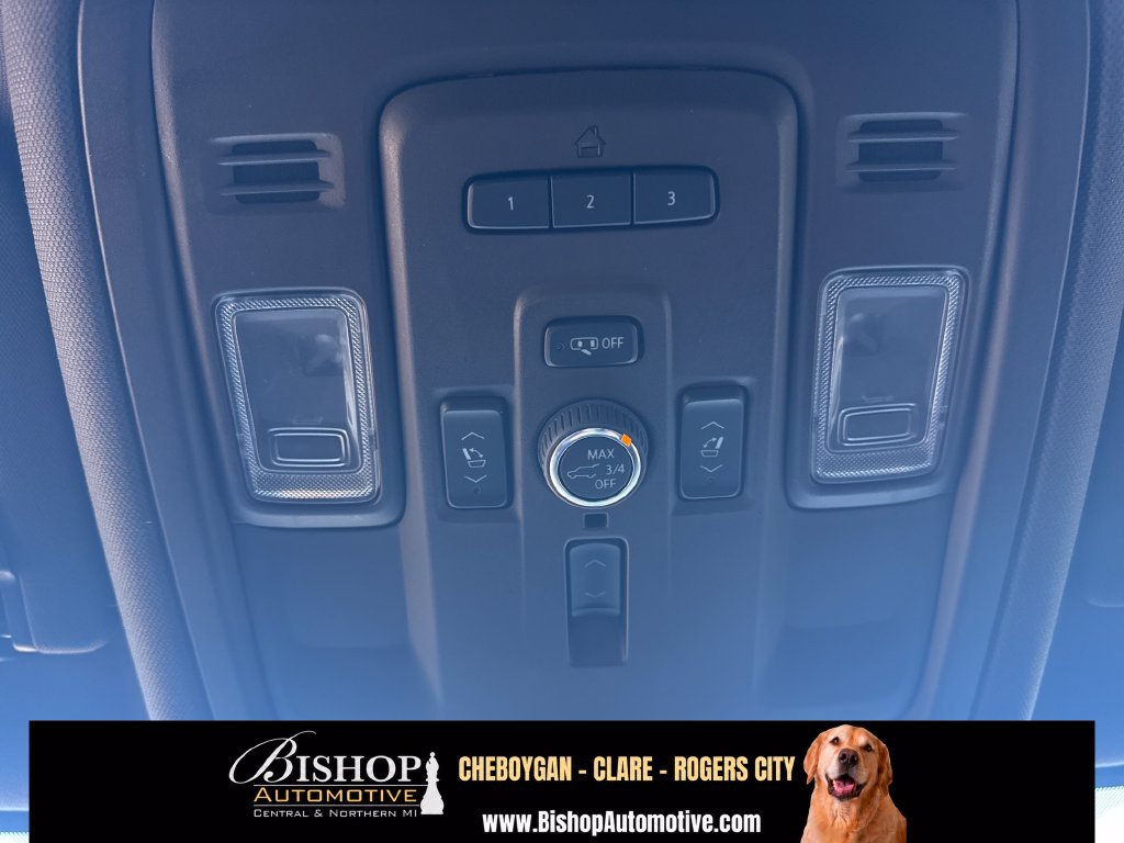 Used 2022 GMC Yukon XL Denali w/ Advanced Technology Package AWD/4WD image 28