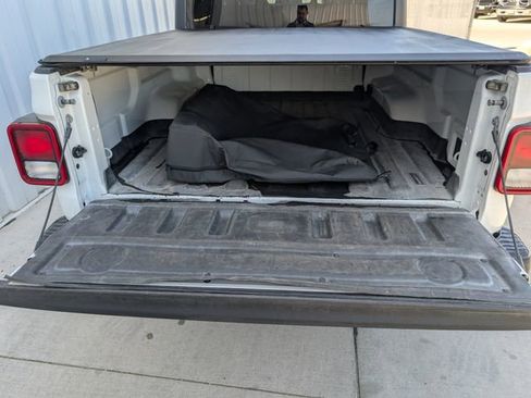 Used 2023 Jeep Gladiator Sport AWD/4WD image 30