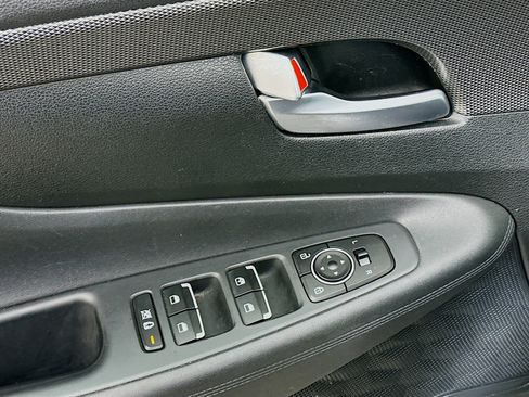 Used 2019 Hyundai Santa Fe SE FWD image 15