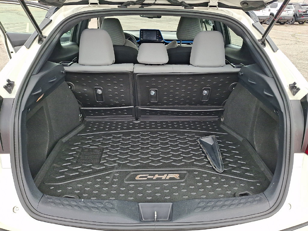 Used 2019 Toyota C-HR XLE FWD image 28