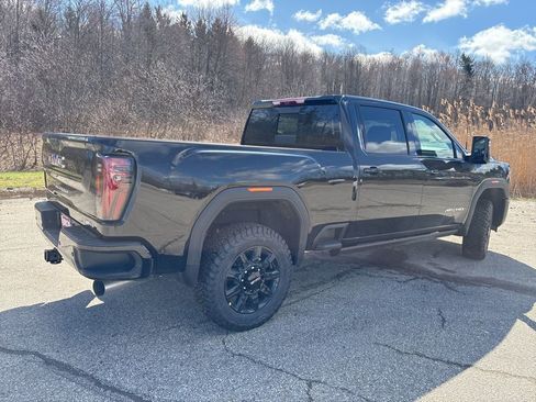 New 2026 GMC Sierra 2500 AT4 w/ AT4 Premium Plus Package AWD/4WD image 10