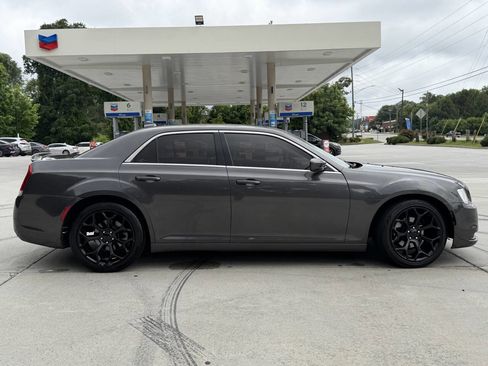 Used 2015 Chrysler 300 Limited RWD image 19