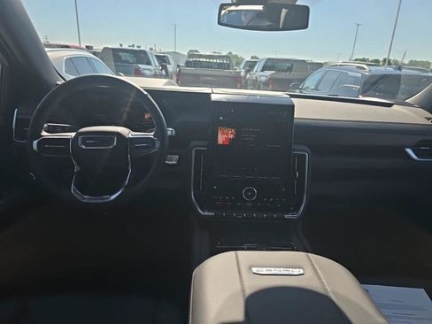 Used 2026 GMC Yukon Denali w/ Sun & Power Step Package AWD/4WD image 8
