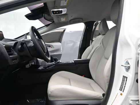 Used 2023 Toyota Prius XLE AWD/4WD image 17