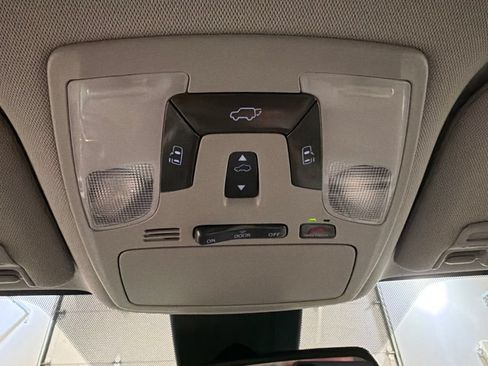 Used 2020 Toyota Sienna XLE Premium FWD image 22
