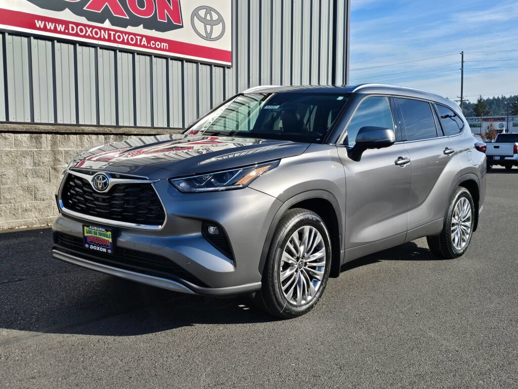 New 2026 Toyota Highlander Platinum AWD/4WD image 2