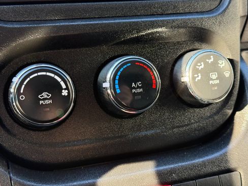 Used 2014 RAM ProMaster 3500 image 21