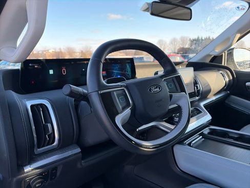 Used 2025 Ford Expedition Max Platinum w/ Platinum Ultimate Package image 24