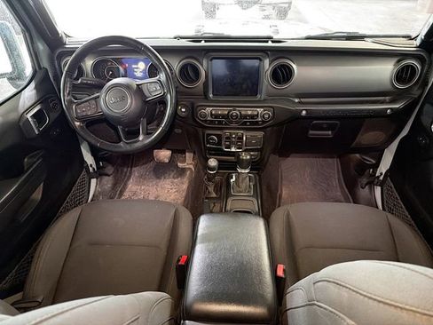 Used 2023 Jeep Wrangler Willys image 10