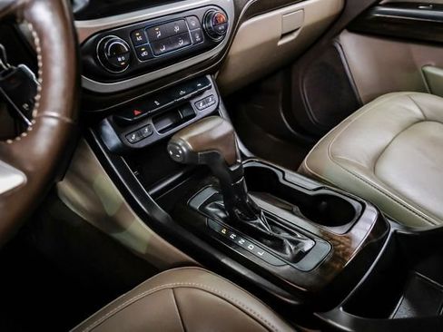 Used 2018 GMC Canyon SLT image 19