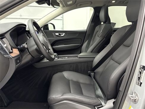 Certified 2024 Volvo XC60 B5 Plus image 12