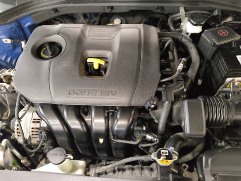 Used 2020 Hyundai Elantra SEL w/ Winter Weather Package FWD image 30
