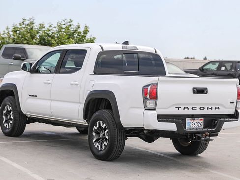 Used 2021 Toyota Tacoma TRD Off-Road w/ Technology Package AWD/4WD image 7