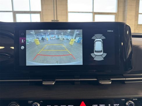 Certified 2024 Kia Carnival EX image 18