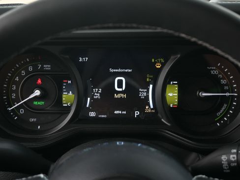 Used 2025 Jeep Wrangler Sahara w/ Safety Group image 24