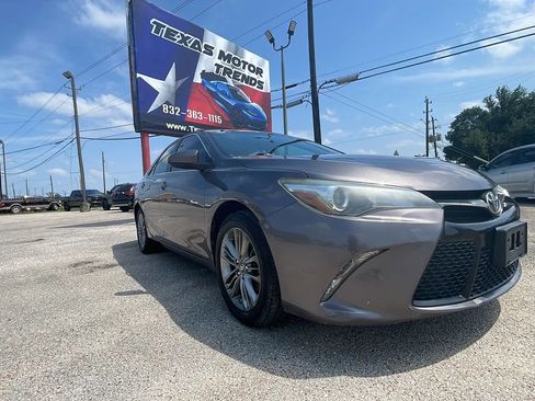 Used 2016 Toyota Camry SE FWD image 7