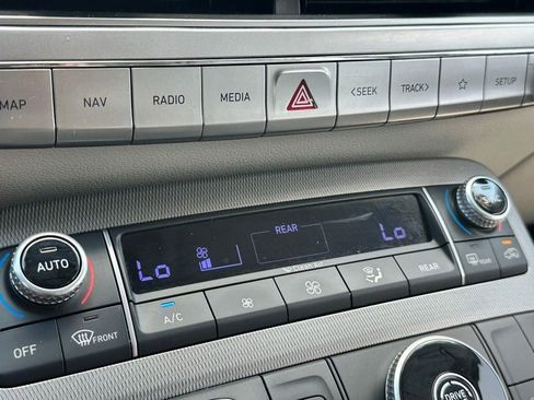 Used 2022 Hyundai Palisade SEL w/ Premium Package image 18