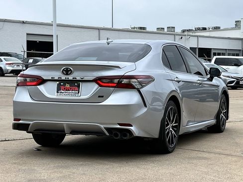 Used 2024 Toyota Camry SE FWD image 4