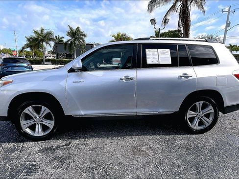 Used 2013 Toyota Highlander Limited image 31