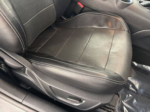 Used 2020 Ford Mustang Premium image 23