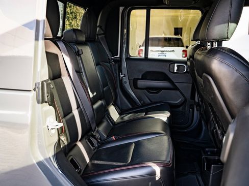 Used 2022 Jeep Gladiator Rubicon w/ LED Lighting Group image 33