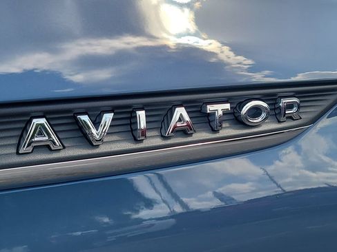 Used 2026 Lincoln Aviator Reserve w/ Luxury Package RWD image 6
