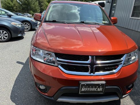Used 2014 Dodge Journey SXT w/ Flexible Seating Group AWD/4WD image 2