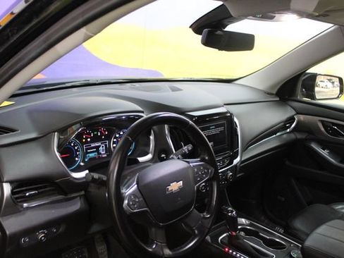 Used 2019 Chevrolet Traverse LT w/ LPO, Blackout Package AWD/4WD image 14