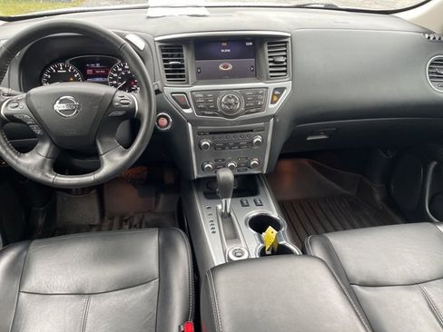 Used 2020 Nissan Pathfinder SL image 3
