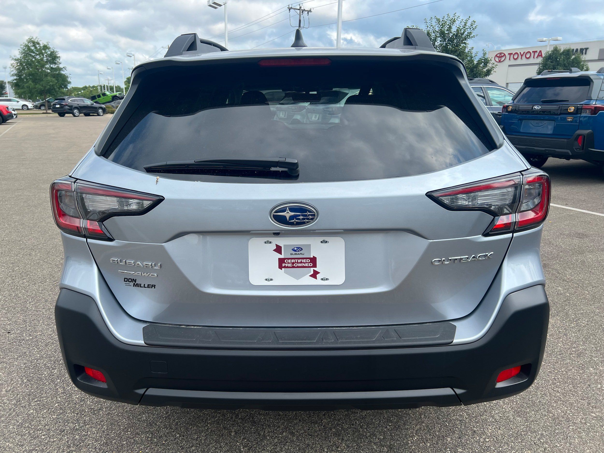 Certified 2025 Subaru Outback Premium AWD/4WD image 6