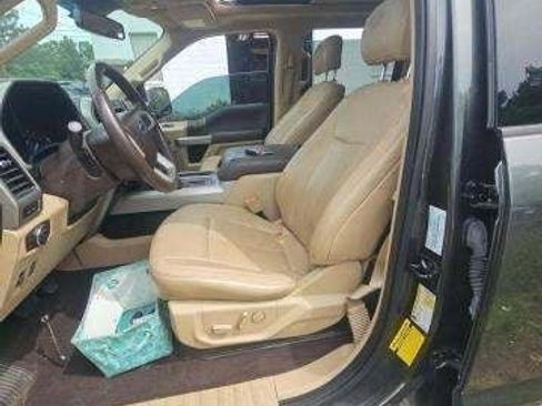 Used 2018 Ford F150 Lariat w/ Equipment Group 502A Luxury AWD/4WD image 19