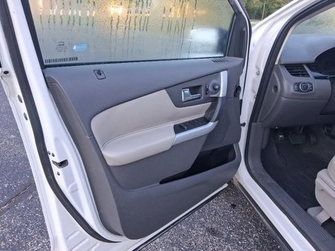 Used 2012 Ford Edge SE image 7