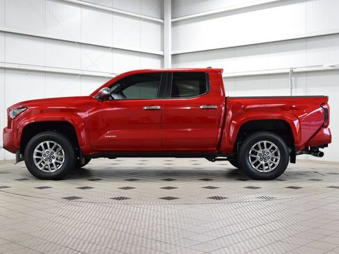 Used 2025 Toyota Tacoma Limited AWD/4WD image 4