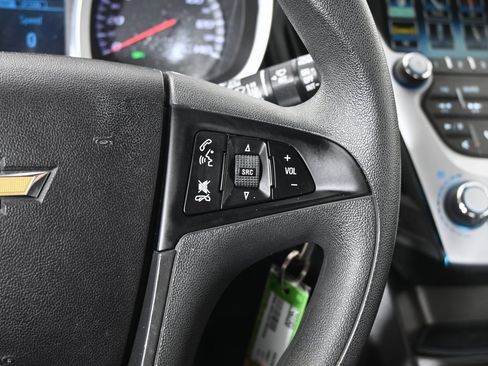 Used 2017 Chevrolet Equinox LS image 32