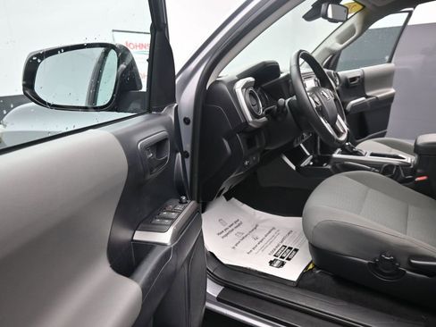 Used 2019 Toyota Tacoma SR5 image 17