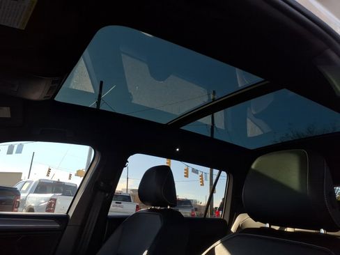 Used 2024 Volkswagen Tiguan SE R-Line image 21