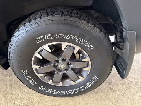 Used 2015 Nissan Xterra PRO-4X w/ Pro-4x Leather Package image 37