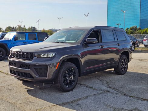 New 2026 Jeep Grand Cherokee L 4WD image 3