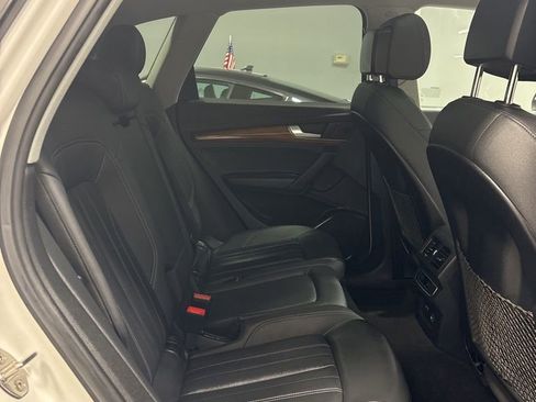 Used 2023 Audi Q5 2.0T Premium w/ Convenience Package image 16