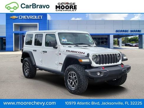 Used 2025 Jeep Wrangler Unlimited Rubicon w/ Convenience Group AWD/4WD image 1