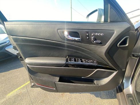 Used 2016 Kia K900 Luxury image 23
