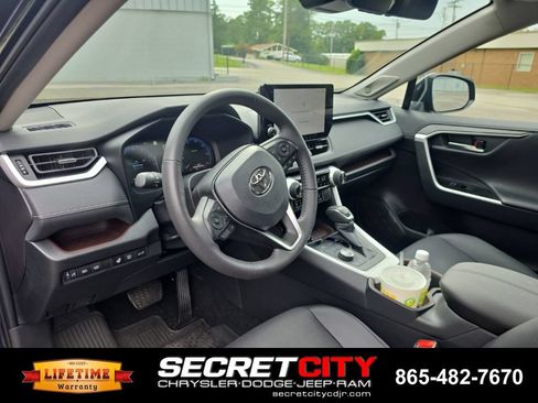 Used 2025 Toyota RAV4 Limited w/ Weather Package AWD/4WD image 11